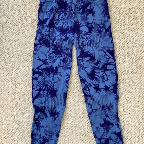 Victoria's Secret PINK Size Large Blue Tie-Dye Leggings - Picture 4 of 6
